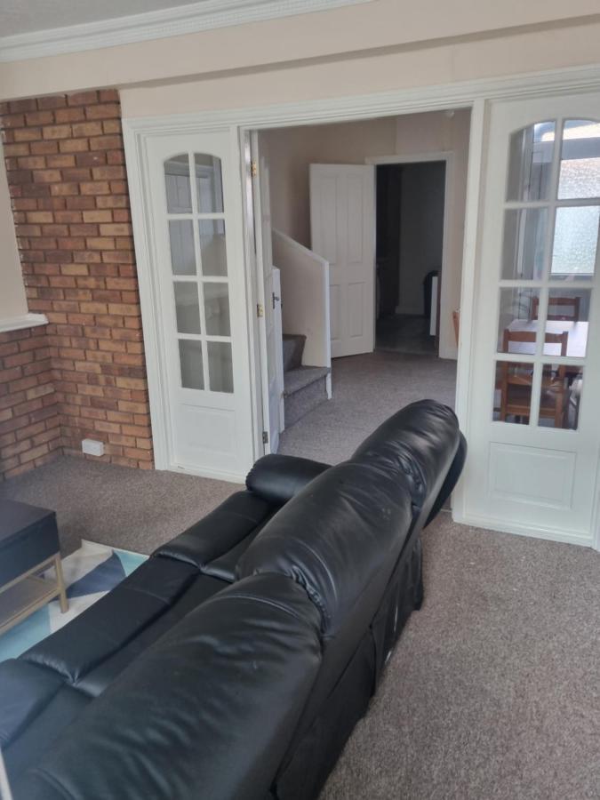 Cheerful 3-Bedroom House 布赖尔利希尔 外观 照片