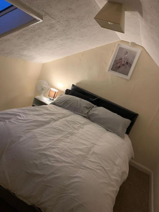 Cheerful 3-Bedroom House 布赖尔利希尔 外观 照片