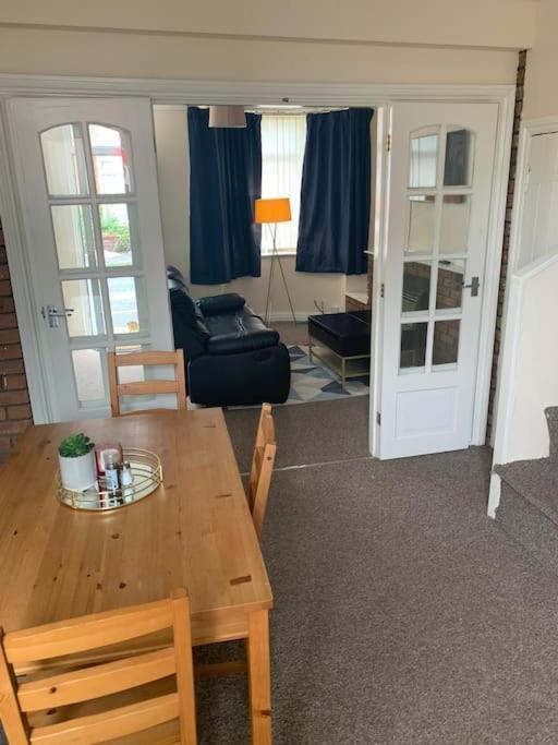 Cheerful 3-Bedroom House 布赖尔利希尔 外观 照片